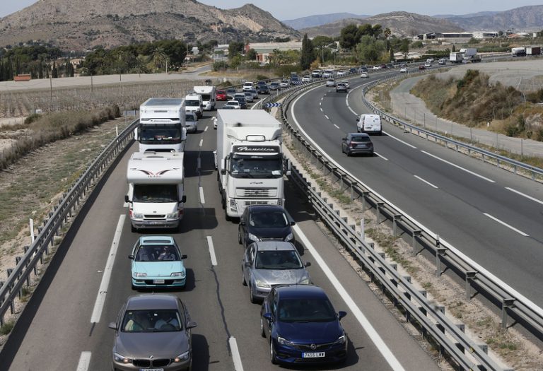 Un accident en l’AP-7 a la Vila Joiosa provoca retencions de fins a 9 quilòmetres