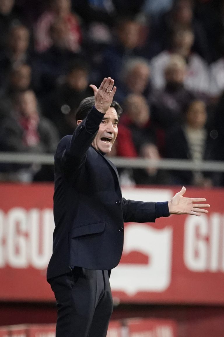 Marcelino es juga en San Mamés evitar la seua pitjor ratxa sense guanyar fora amb el Vila-real
