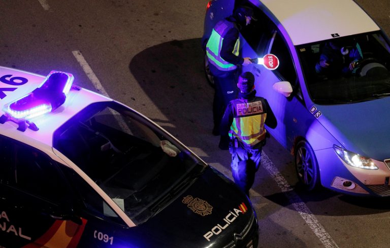 Investiguen la mort per arma blanca d’un home de 60 anys en un carrer de Burjassot