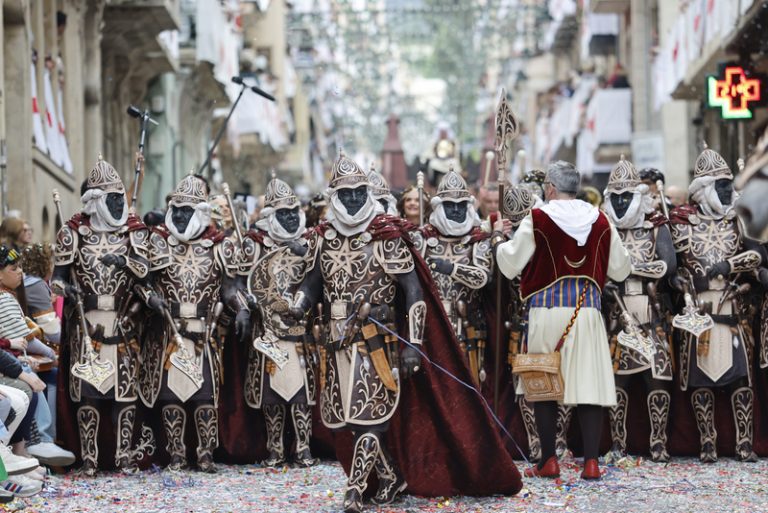 La guerra d’arcabusseria posa fi als Moros i Cristians d’Alcoi