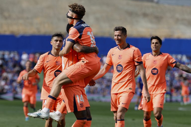 El Barcelona frega el títol de Lliga mentres mitja taula baralla per la permanència