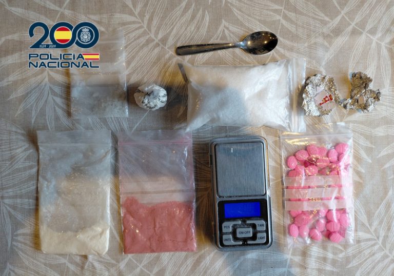 Detinguda una cuidadora per traficar amb drogues a la casa de l’anciana a la qual assistia