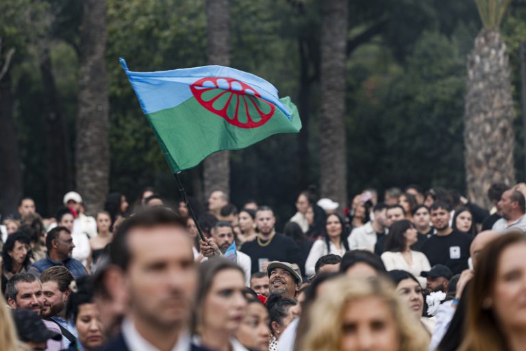 Pérez Llorca reivindica els avanços del poble gitano i reforça l’aposta per les polítiques socials