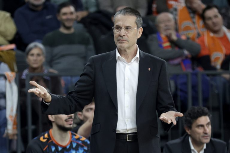 Pedro Martínez relativitza el premi a millor entrenador de l’Eurolliga i destaca a l’equip