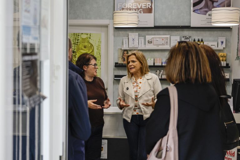 Bernabé insta a Pérez Llorca a trencar amb Vox i a rebutjar la prioritat nacional en els servicis públics