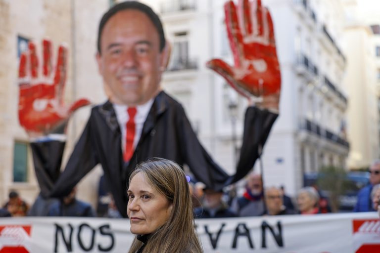 Nova concentració a València amb el lema ‘Mazón a presó’ per la gestió de la dana