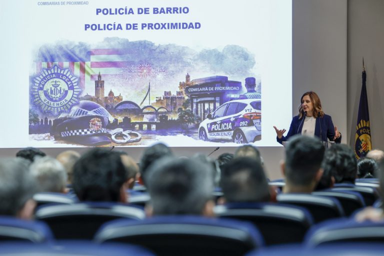 València reforça la Policia de Barri i preveu sumar 100 agents més en 2026