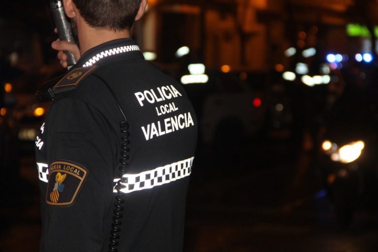 Detingut a València per apunyalar a un conegut que va haver de fer-se un torniquet