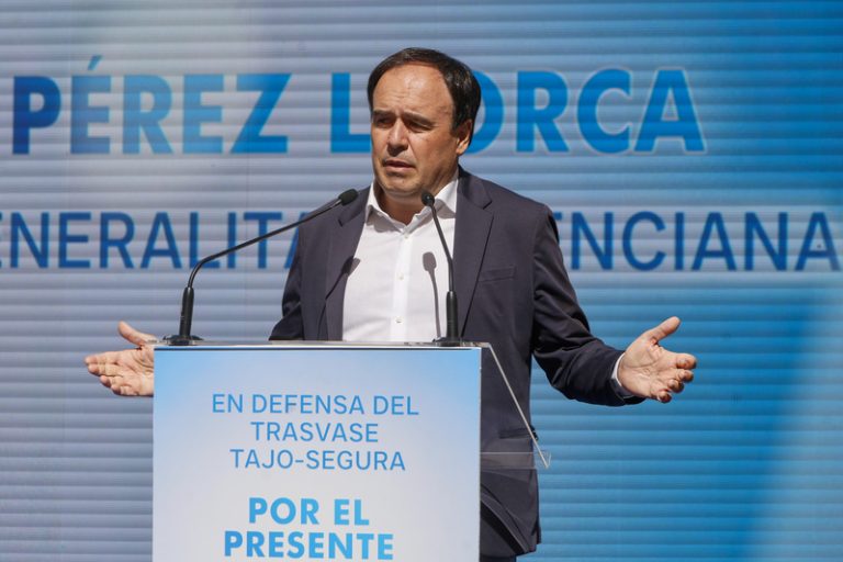 Pérez Llorca reclama menys burocràcia i impostos perquè els jóvens puguen emprendre