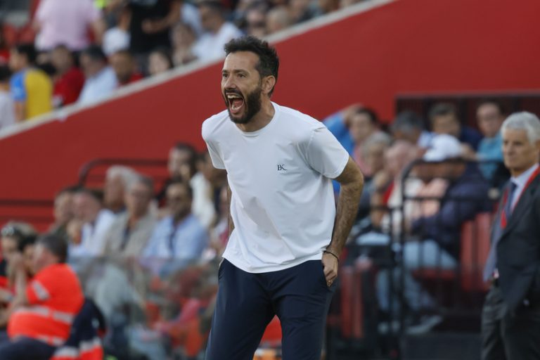 El València es juga la salvació davant quatre equips del top 10 en un maig decisiu