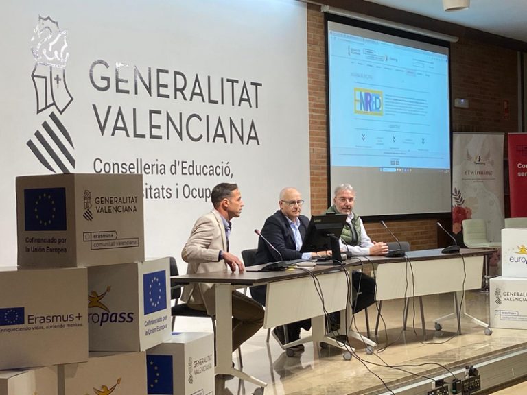 Cessa un alt càrrec d’Educació pel contingut d’un llibre crític amb la formació del professorat