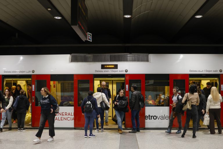 Metrovalencia amplia el seu servici nocturn durant tres nits seguides este cap de setmana llarg