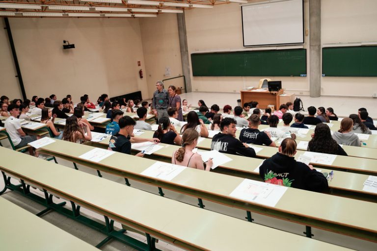 La nova selectivitat de 2026 consolida un model més pràctic i homogeni a Espanya