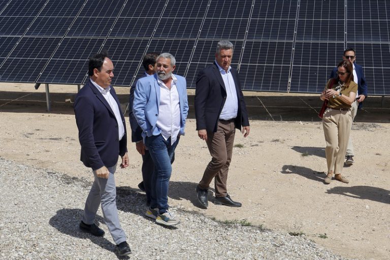 Pérez Llorca reclama més renovables davant la incertesa per la guerra a l’Iran