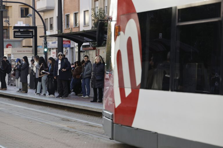 Els CLER de la perifèria de València reclamen un pla urgent per a millorar el transport públic