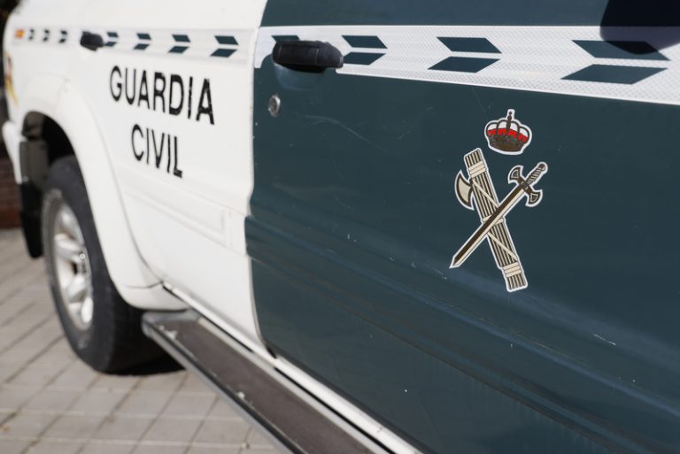 Detingut l’encarregat d’un bar a Godelleta per ocultar un saló d’estètica, un taller il·legal i mercaderia robada