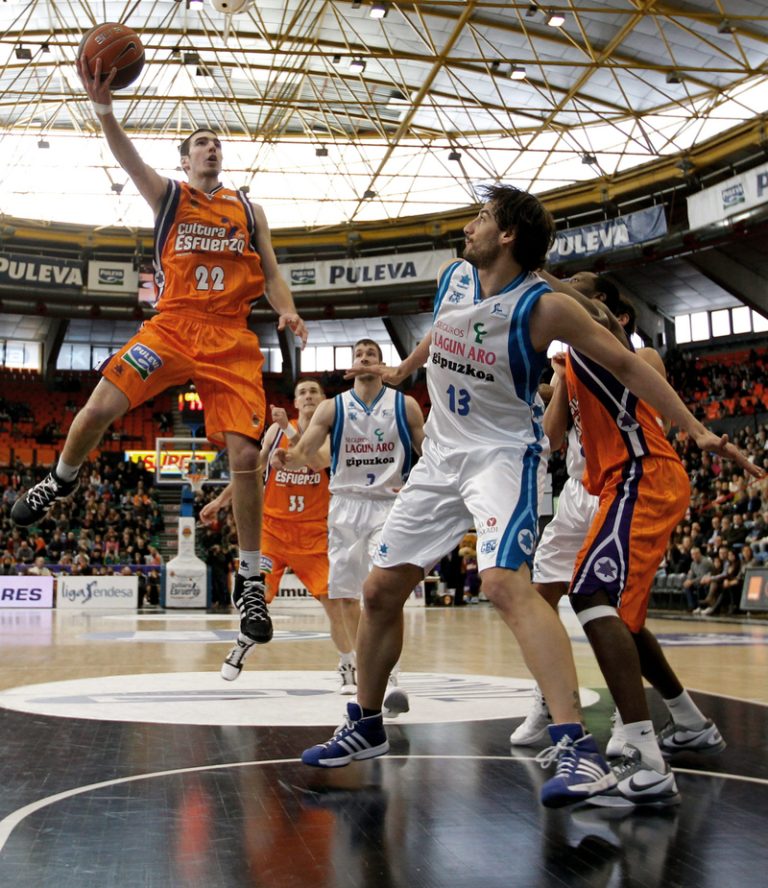 Nando De Colo anuncia la seua retirada després d’una lesió a Turquia