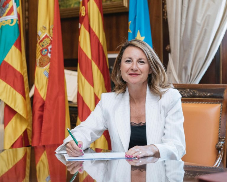L’alcaldessa de Castelló alerta d’un intent de suplantació de la seua identitat en Facebook