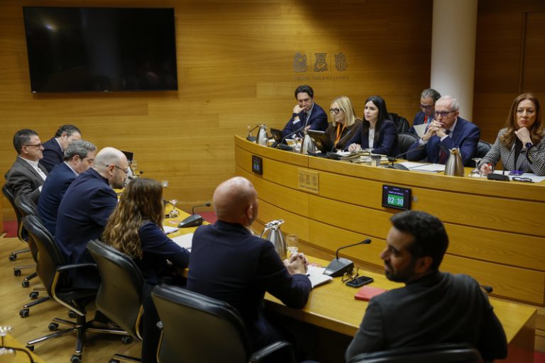 Les Corts reactiven la comissió de la dana i citen a tres consellers el 28 d’abril
