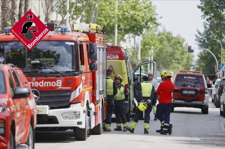 Mor una dona i tres ferits per inhalació de fum en l’incendi d’una vivenda a Orihuela