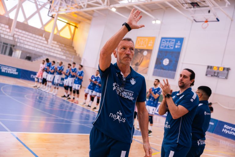 El Léleman Conqueridor rectifica sobre Zanini i pacta la seua eixida de la banqueta