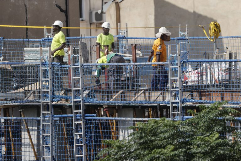 La compra de vivenda per estrangers cau a Espanya però es dispara en la Comunitat Valenciana