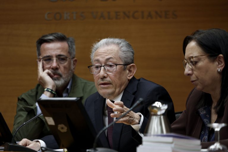El Síndic de Greuges rebutja l’informe de vulnerabilitat per a la regularització extraordinària