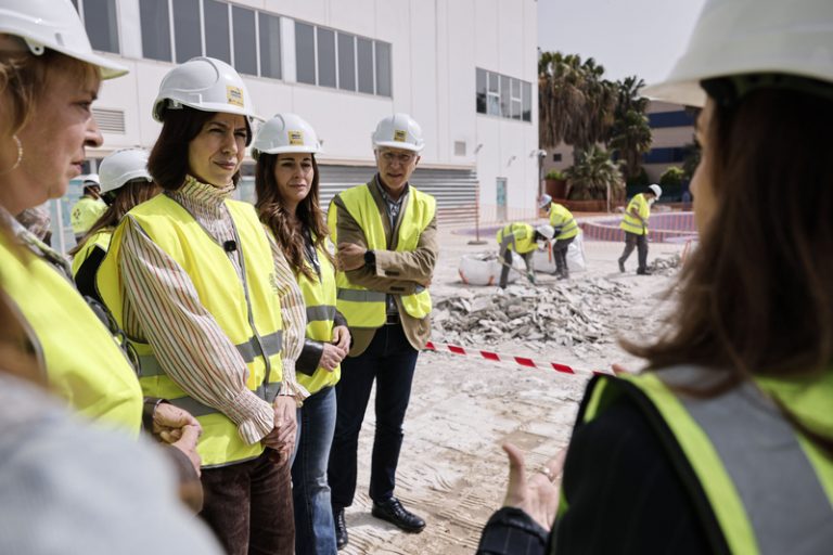Morant reivindica la reconstrucció de Benetússer i avisa al Consell que no acaba al juny