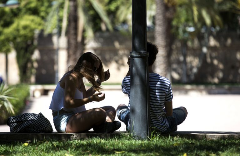 Dimecres amb núvols alts, possible pols en suspensió i ruixats en el nord interior de la Comunitat