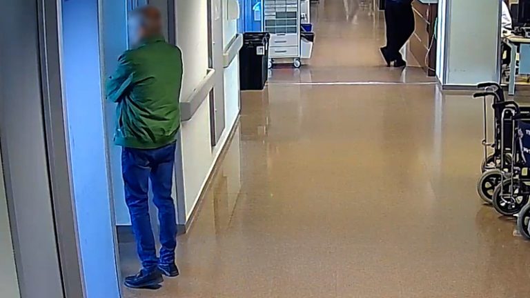 Detingut per tres furts a pacients majors a l’hospital de Torrevieja