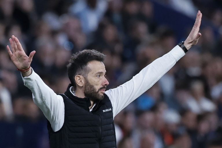 Corberán reafirma la seua confiança en la plantilla del València malgrat la falta de punts