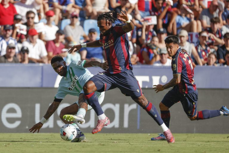 El Llevant busca en La Cartoixa el punt decisiu per a assegurar la permanència davant un Betis ja classificat per a la Champions