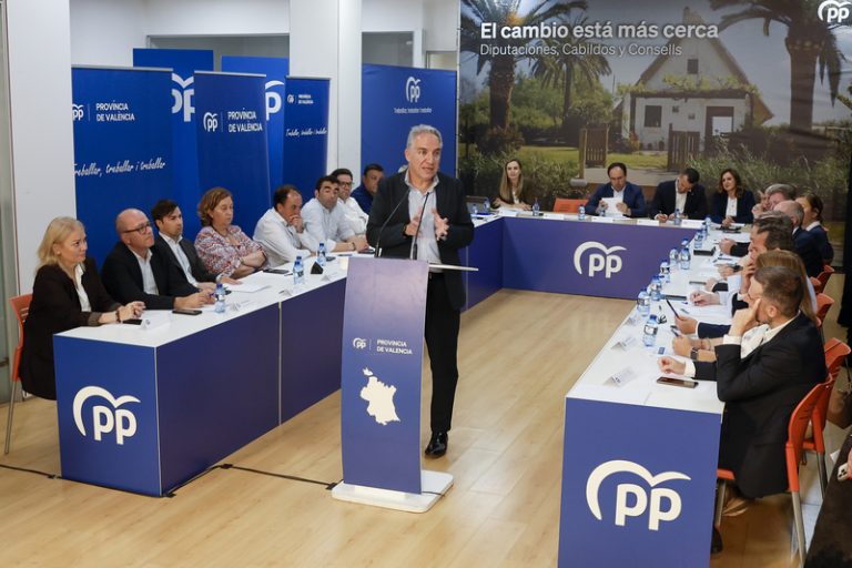 Bendodo exigix al Govern un esborrany de Pressupostos per a alleujar l’asfíxia de diputacions i ajuntaments
