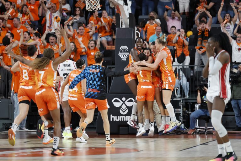Anderson decidix sobre la botzina la quarta lliga seguida del València Basket