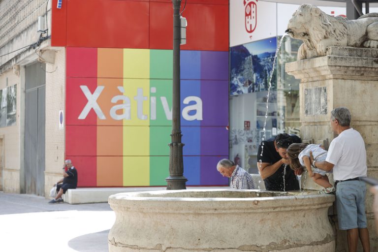 Els termòmetres es disparen per damunt dels 32 graus a l’interior de València