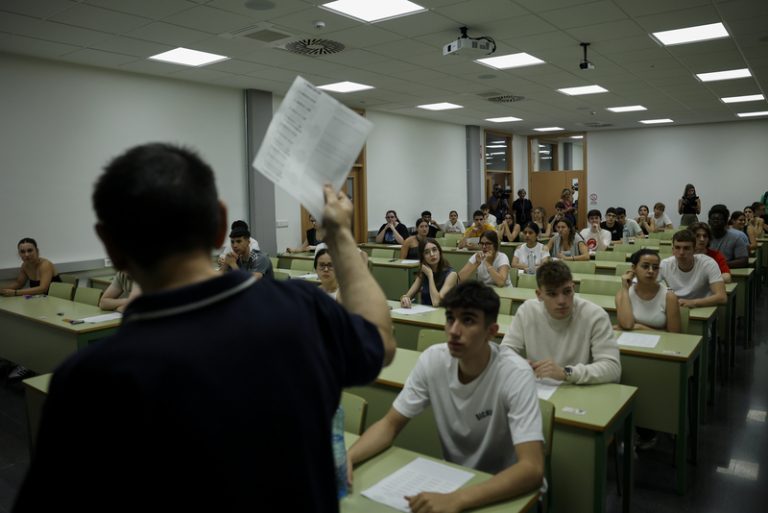Educació garantix la constitució dels tribunals de la PAU malgrat l’anunci de vaga
