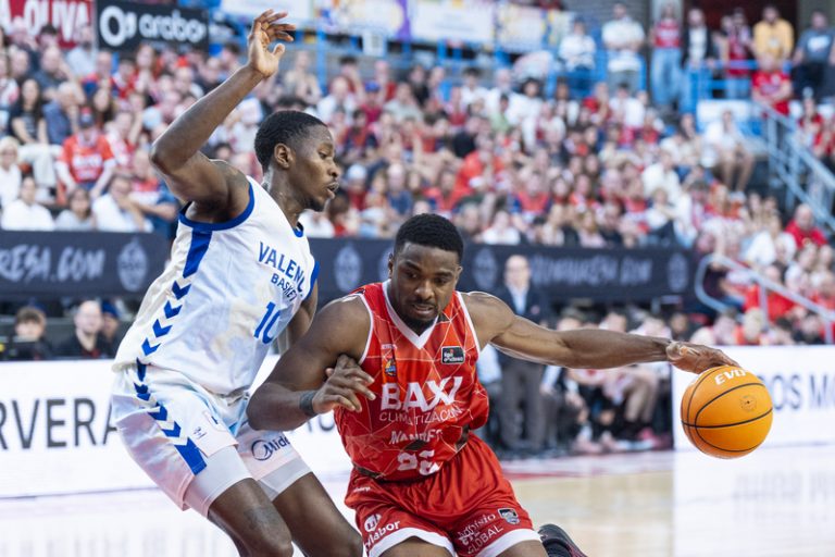 Obasohan lidera al Baxi Manresa en un agònic triomf davant el València Basket