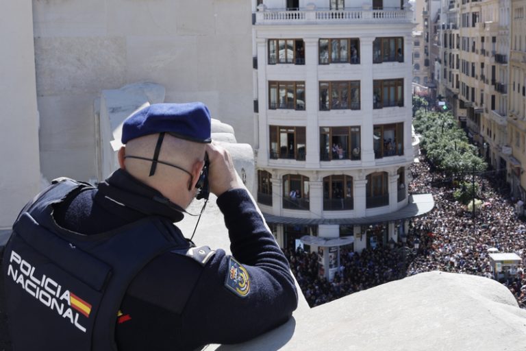 Expulsen d’Espanya a huit detinguts per usar pirotècnia prohibida en les Falles