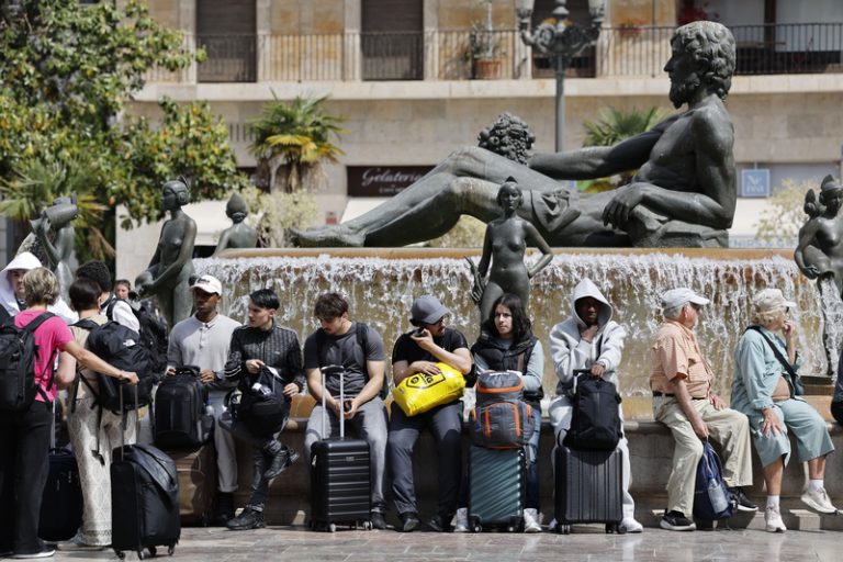 La Comunitat Valenciana eleva un 5,9% l’arribada de turistes internacionals i el gasto creix un 4,7% fins a març