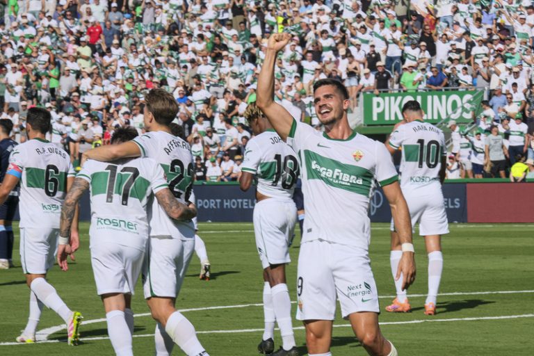 André da Silva expressa el seu desig de seguir a l’Elx i afrontar les últimes quatre finals per la permanència