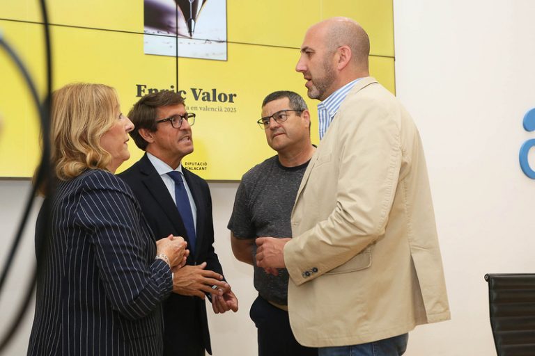 L’aviador de la República de Josep Palomero guanya el Premi Enric Valor de Novell·l’en valencià