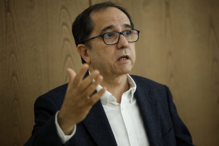 El rector de la Universitat de València demana un acord per a frenar la vaga docent abans de la EBAU