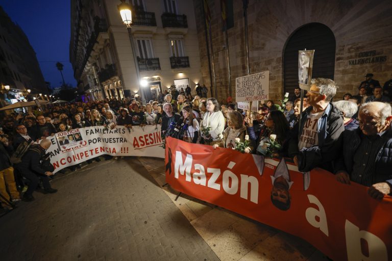 Nova manifestació a València per a exigir que Mazón perda el seu aforament