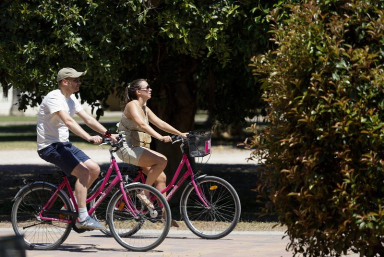 Possibles ruixats este dissabte a l’interior de Castelló i València i baixada de les màximes
