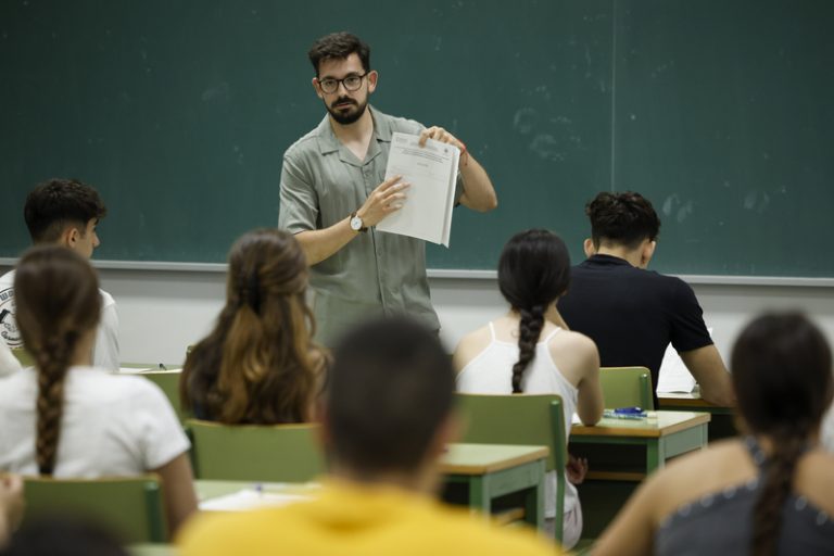 Les PAU arranquen en la Comunitat Valenciana amb 25.666 alumnes i servicis mínims al 100% en plena vaga docent