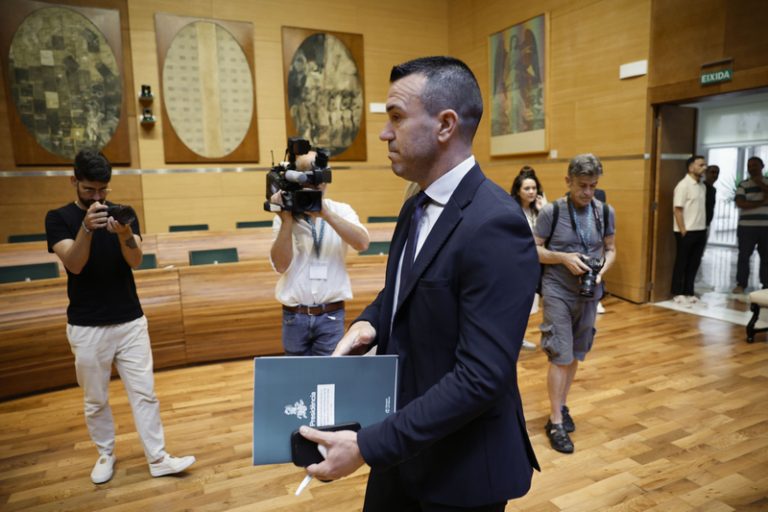 El PSPV suspén la seua reunió amb Mompó després del pacte pressupostari entre PP i Vox