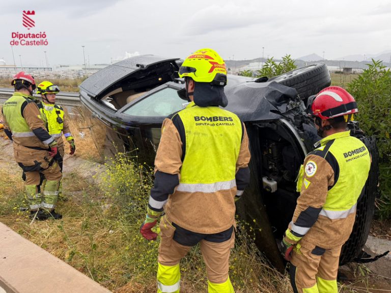 Sis ferits en bolcar una furgoneta a Moncofa i un patinet en un altre accident a Castelló