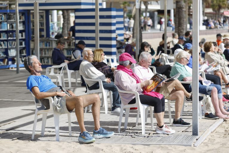 Quasi 300.000 estrangers van obtindre la nacionalitat espanyola en 2025, amb fort pes de la Comunitat Valenciana