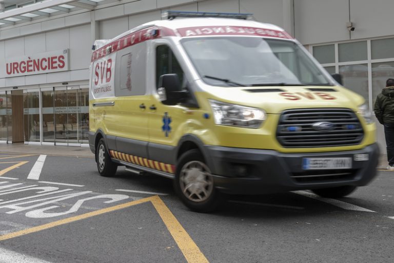 CCOO denuncia 70 hores d’espera i col·lapse en les urgències de l’Hospital Clínic de València