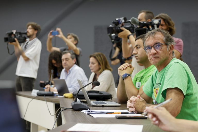 Educació i sindicats xoquen per les ràtios i la Conselleria prepara una nova proposta